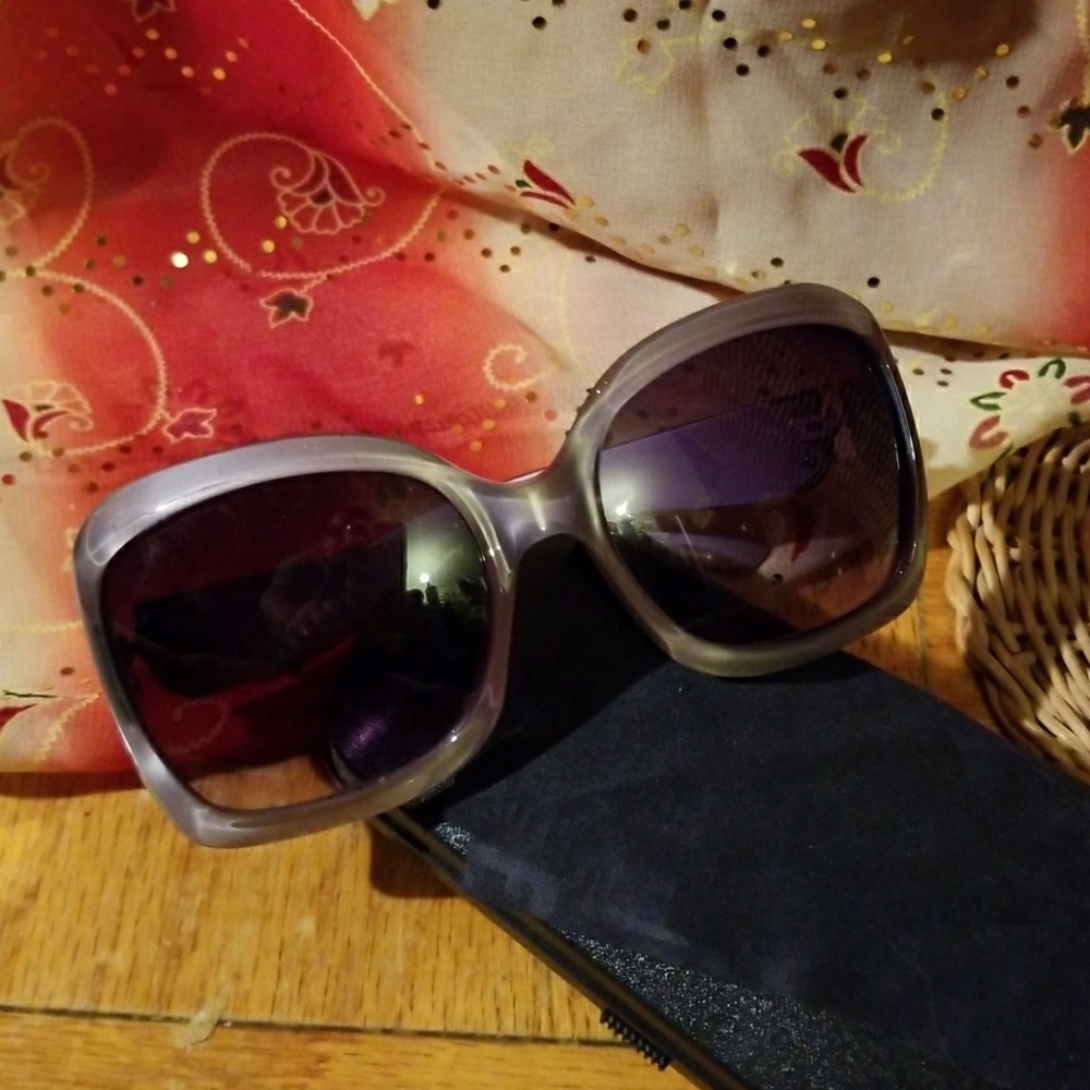 Vintage Gray Square Frame Sunglasses